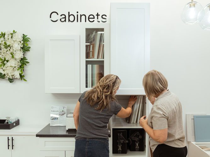 cabinets-doors-hardware_kitchen-renovation_by-linq-flooring-vernon-bc-okanagan